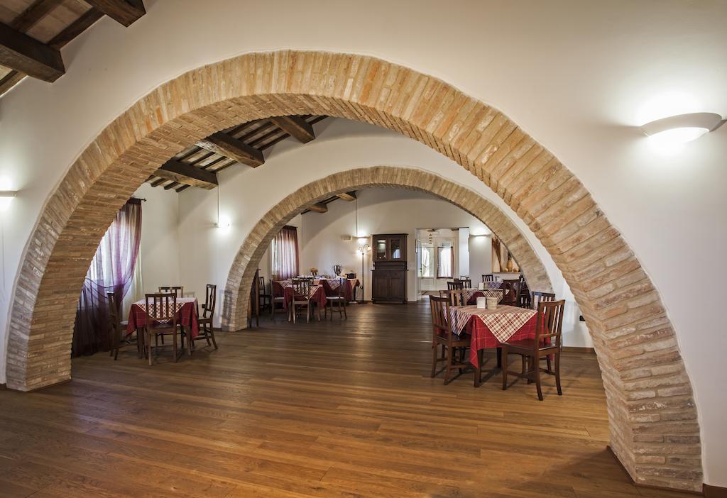 Il Ristoro Del Viandante Hotel Offagna Exterior photo