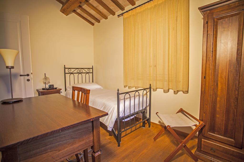 Il Ristoro Del Viandante Hotel Offagna Room photo
